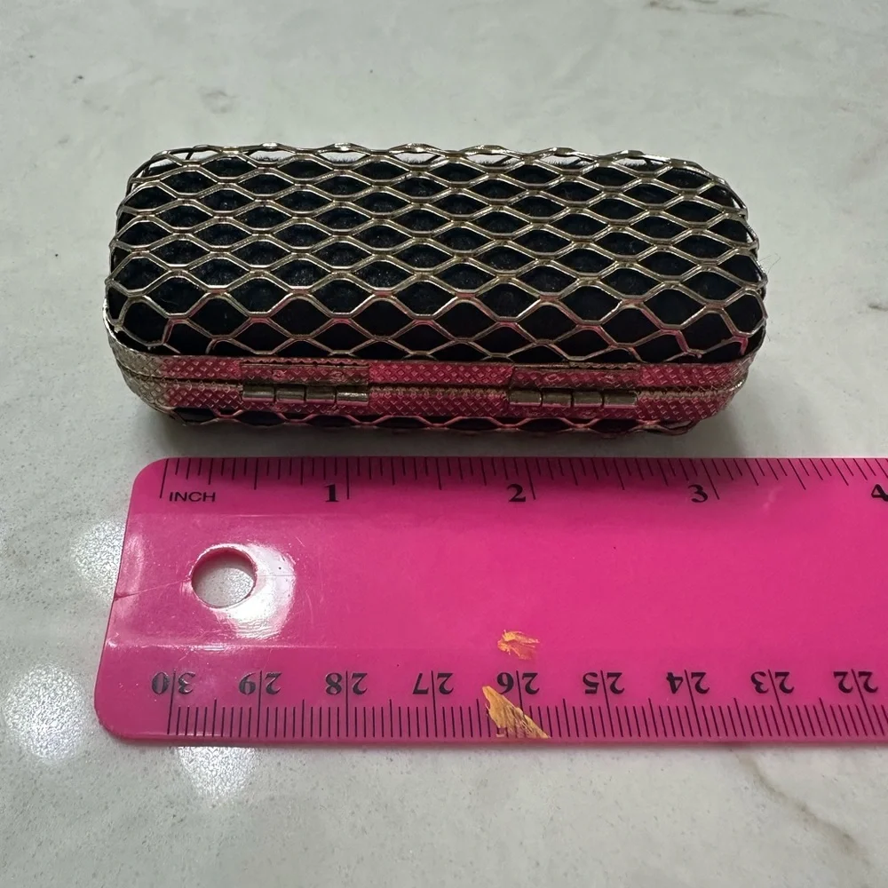 Metallic case with Black Inset lipstick case - Picture 4 of 7